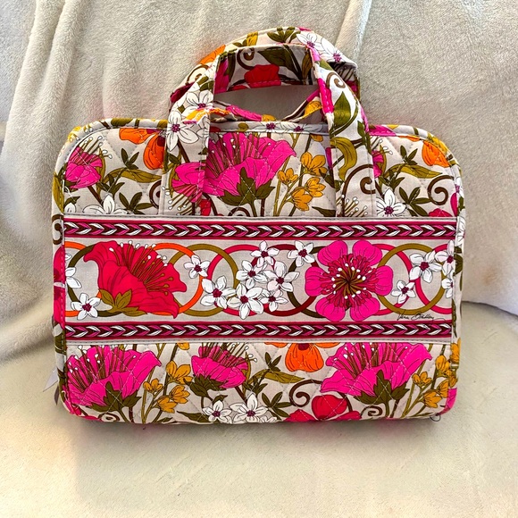VERA BRADLEY expanding travel case - Picture 1 of 7